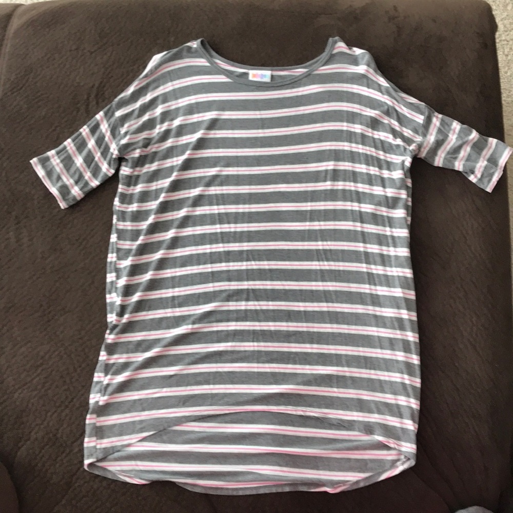 Irma tunic lularoe. Fits like a medium.
